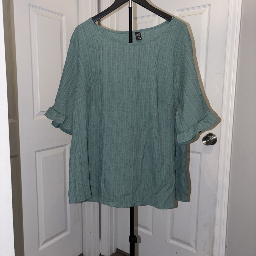 Emery Rose Sage Green Textured Top Plus Size 4XL Bell Sleeve Boho Breezy Casual - Picture 1 of 9